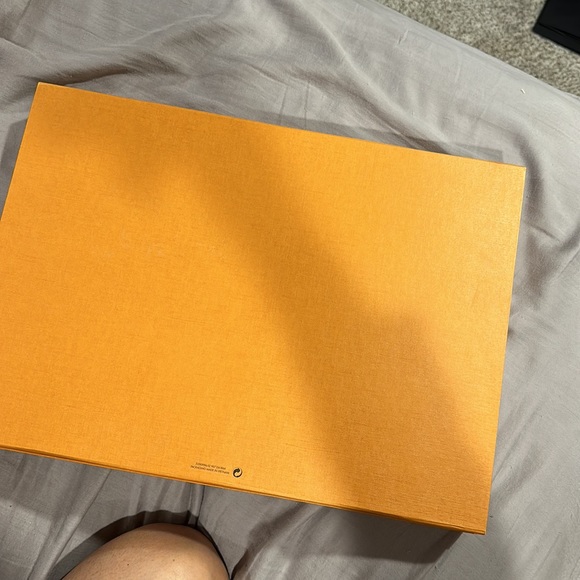 Louis Vuitton Toiletry Pouch Fuchsia - Picture 7 of 8